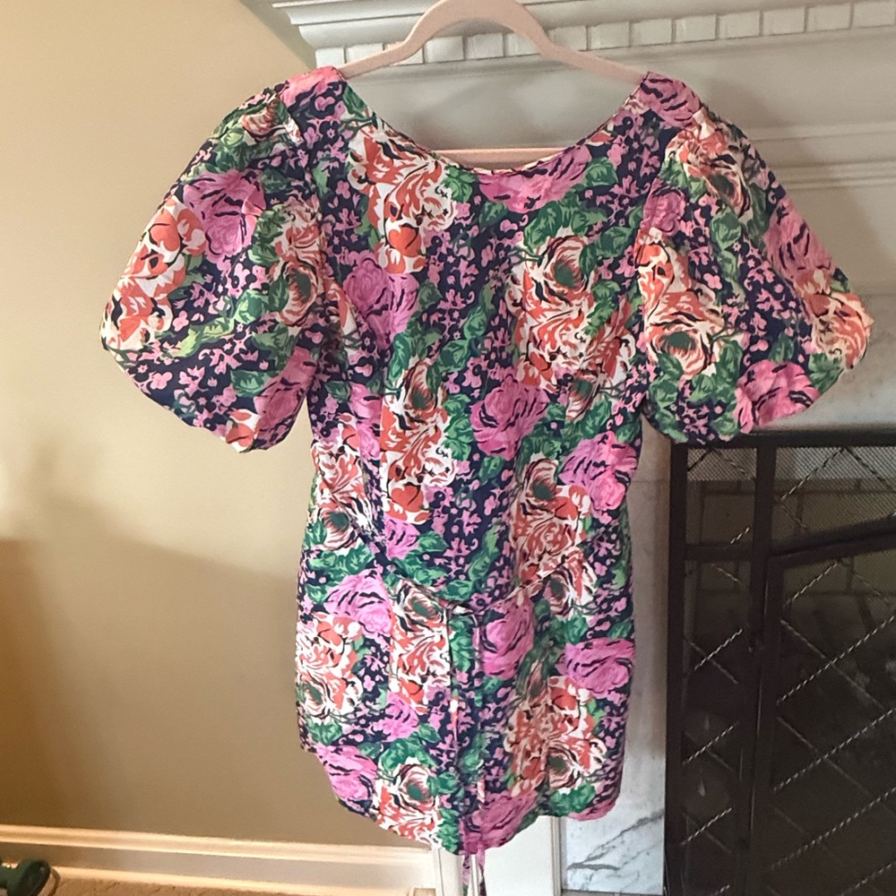 Melloday Floral puff sleeve dress with string belt. Sz L.  Worn once